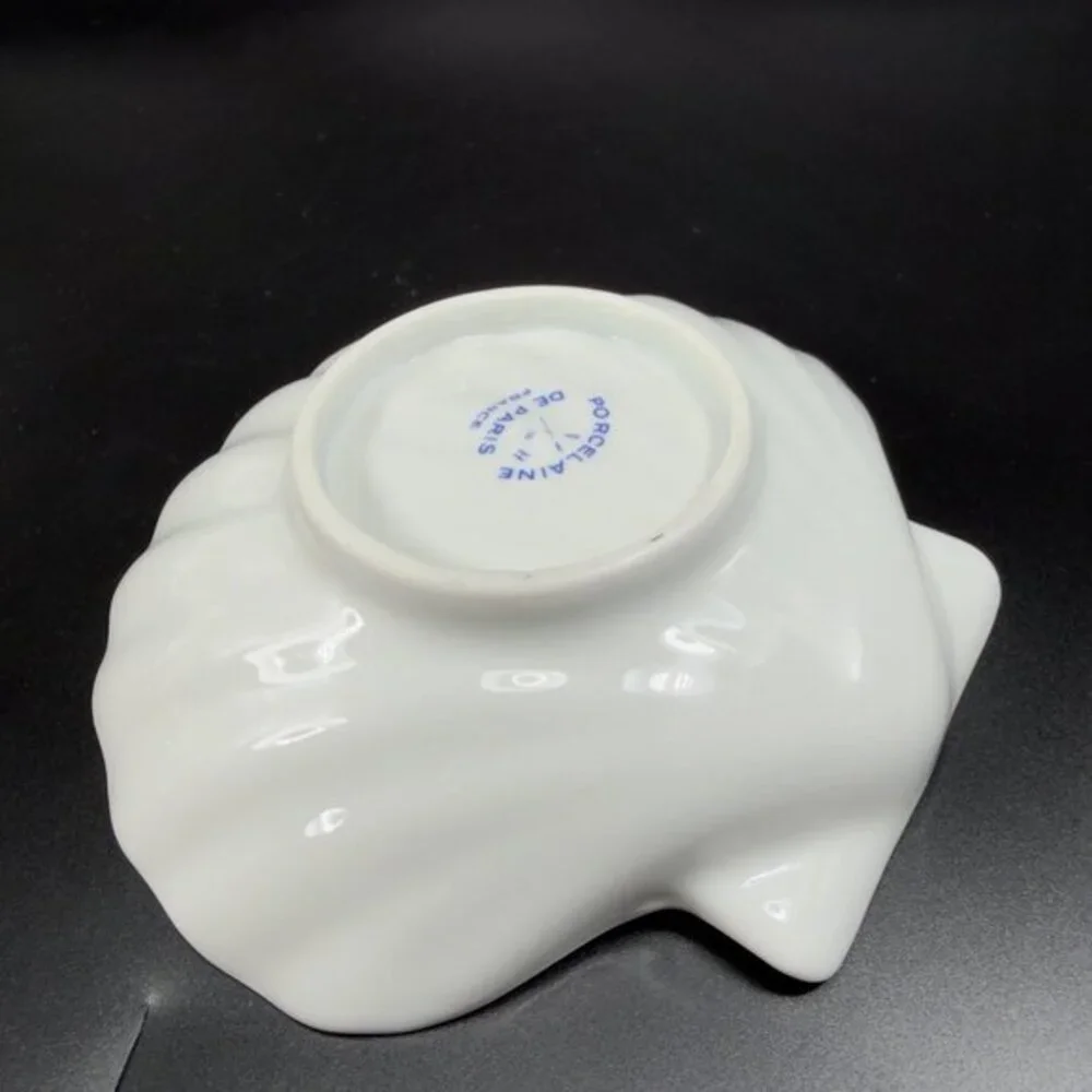 Porcelaine de Paris France Porcelain Shell Shaped Dish Plate Trinket Holder READ
